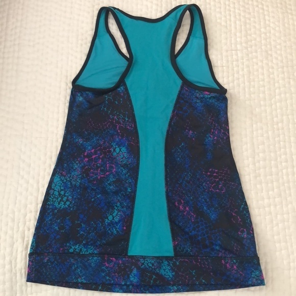 Champion Semi-Fitted Racerback Sport Tank with Built In Bra Size Small - Picture 2 of 10